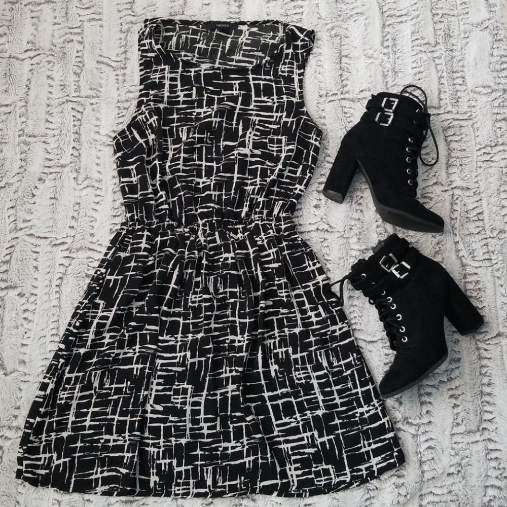 Fun flirty Black and white dress